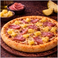 Tomato Sauce,Mozzarella,Ham,Pineapple